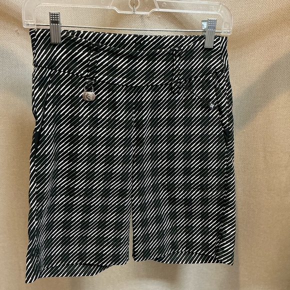 Daily Sports Barrie Magic Shorts Printed Check - Picture 1 of 4